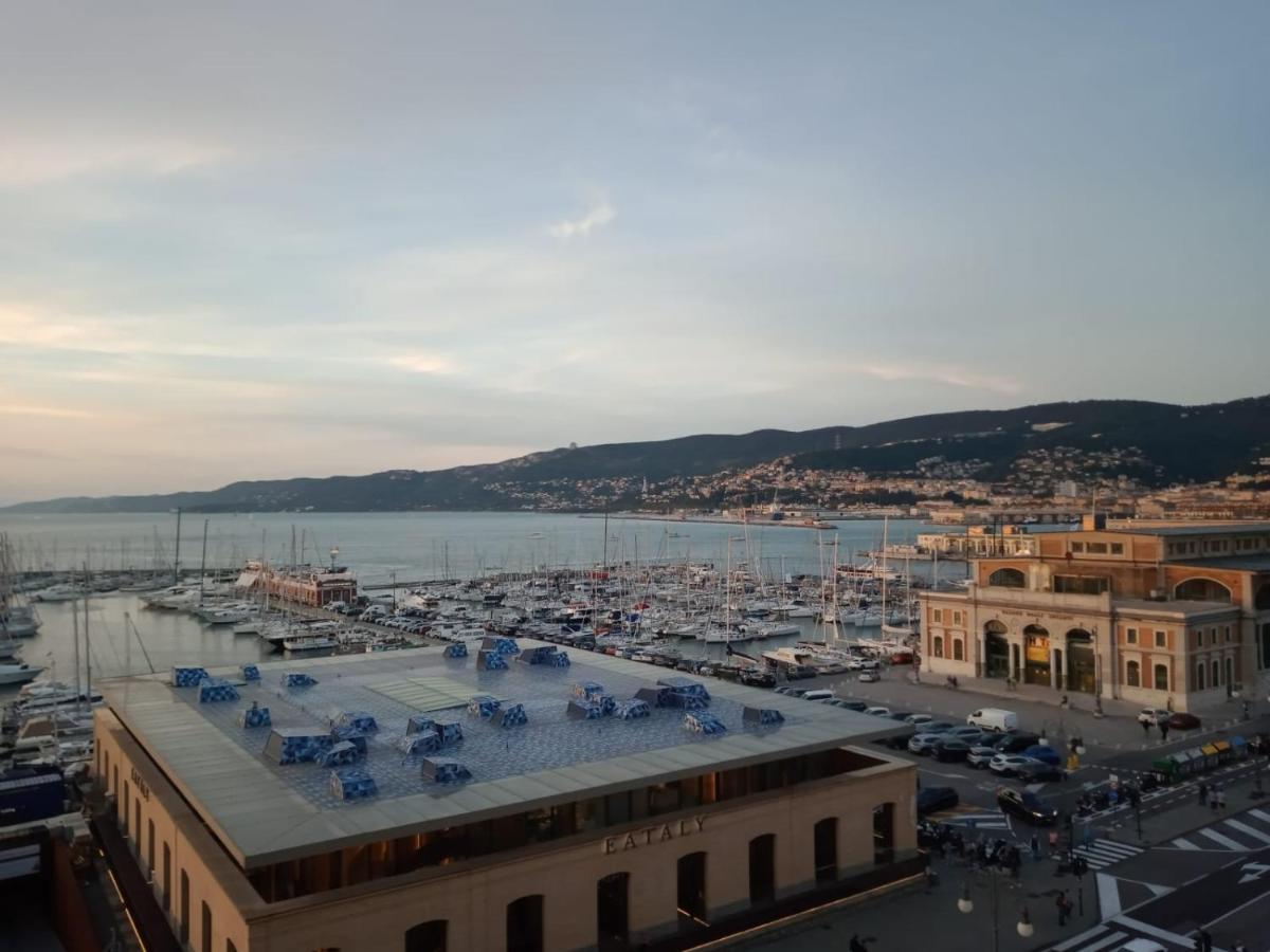 Апартаменты Mansarda Centrale Vista Mare Триест Экстерьер фото